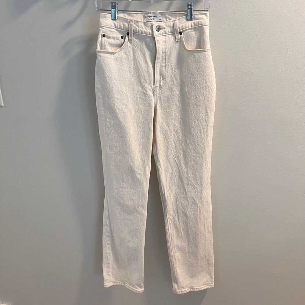 Abercrombie & Fitch The 90s Straight Ultra High Rise Jeans Size 28 / 6R